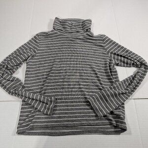 Aerie long sleeve gray and white turtleneck size small